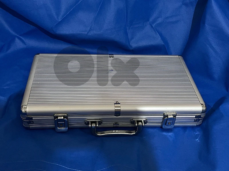 Poker Set – 300 Chips with Aluminum Case