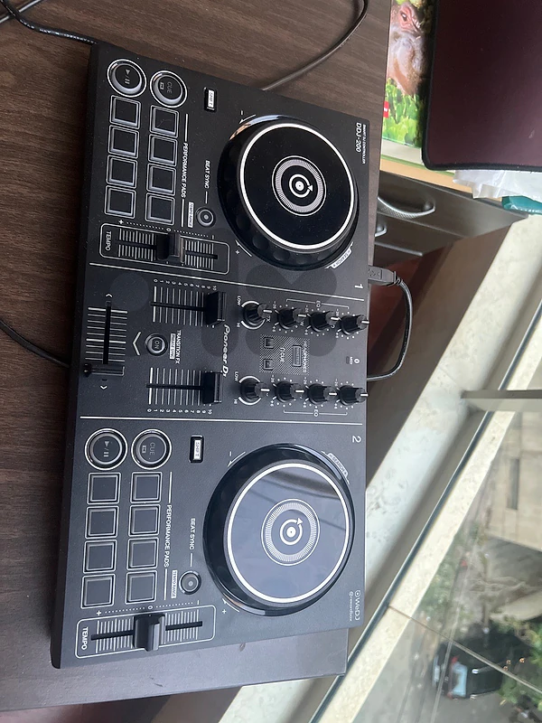 pioneer dj (DDJ-200)