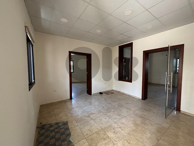 Unfurnished Office for Rent in Ain El Remmaneh MQZA027