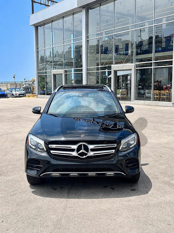 Mercedes-Benz GLC-Class  300 4Matic 2018 AMG package clean carfax