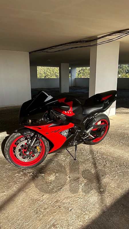 Yamaha r1