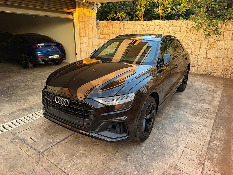 Audi Q8 premium plus 2019 cleancarfax full options!