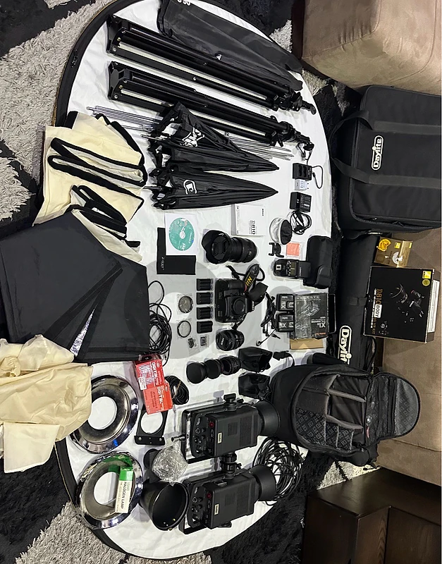 Nikon D810 full gear MINT CONDITION