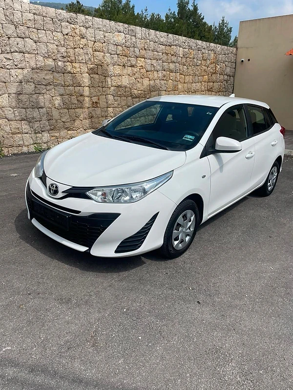 Toyota Yaris 2019 Company source 75.000 kms Toyota Yaris 2019 Company source 75.000 kms