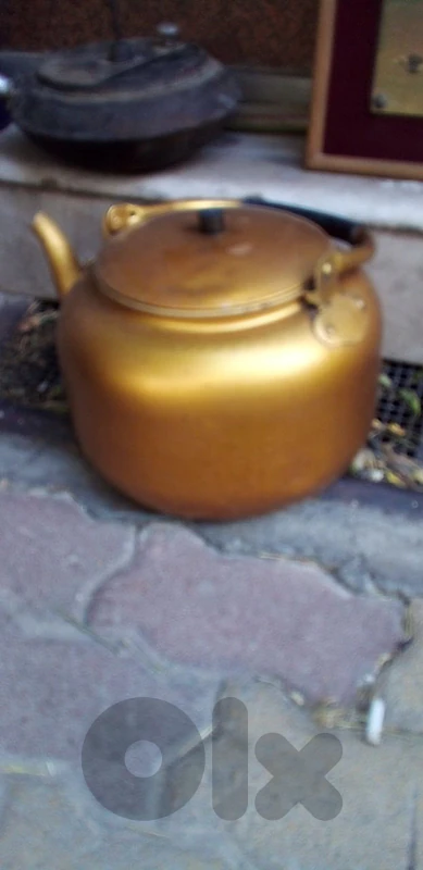 ابريق المنيوم. كبير