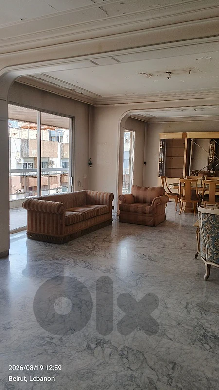 Apartment for Sale in Mar Elias شقة للبيع في مار إلياس