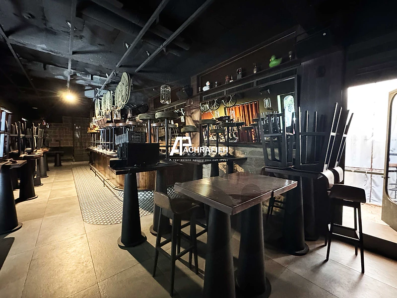 220 Sqm - Shop/ Restaurant For Rent in Mar Mikhael