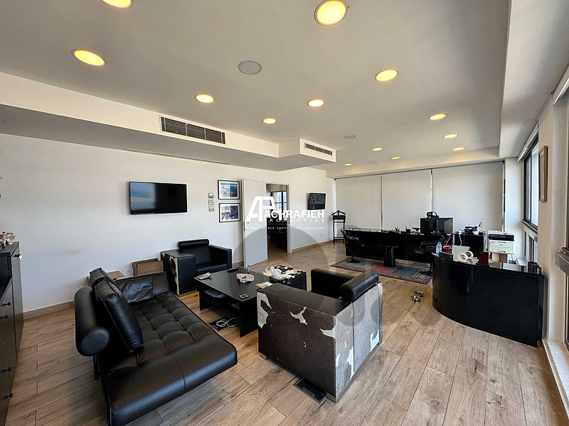 Office For Rent In Gemmayze - مكتب للأجار في الجميزة