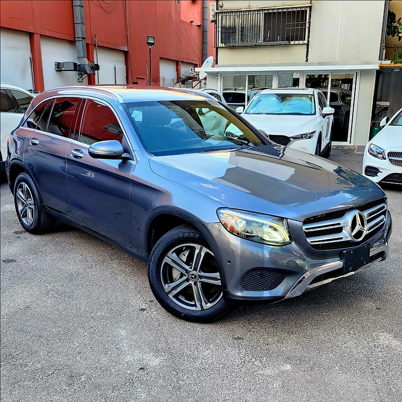 MERCEDES-BENZ GLC 300 4MATIC LUXURY EDITION 2017 MINT CONDITION