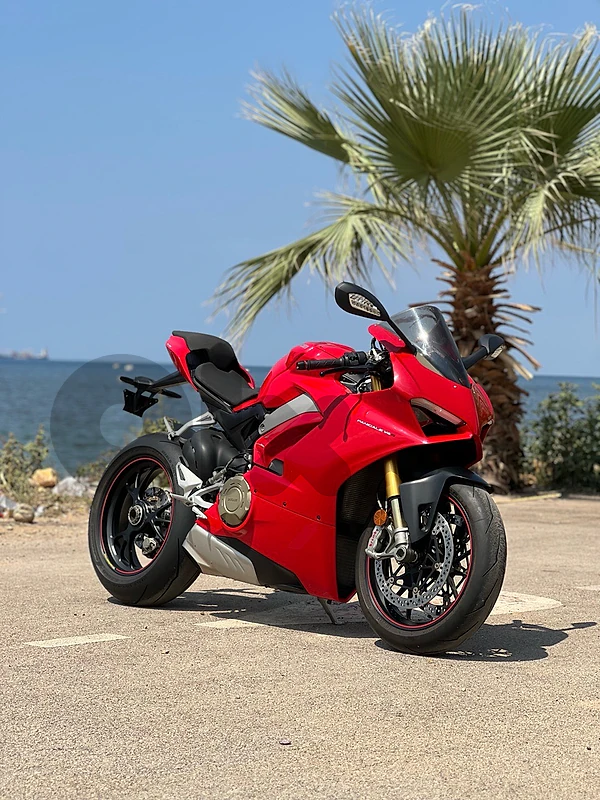Panigale V4S