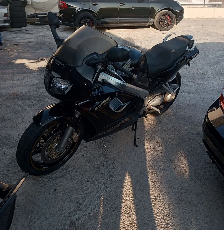 moto Honda transformer VFR