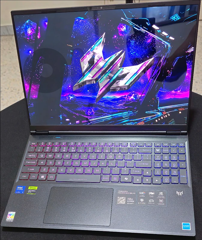 [LIKE NEW] Acer Predator Helios Ultra 9 275HX |RTX 5070 Ti|32GB | OLED