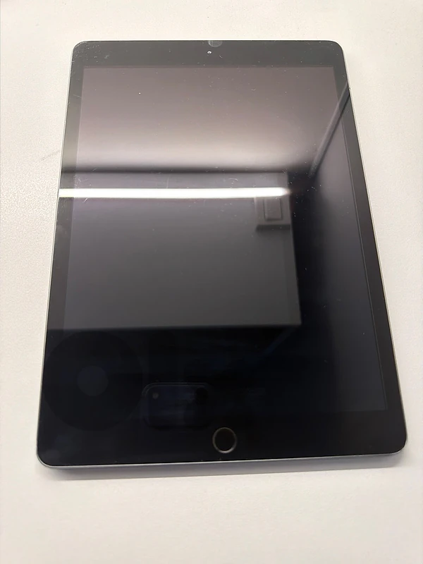 iPad 7th Generation 32GB Space Gray – Great Condition iPad 7th Generation 32GB Space Gray – Great Condition