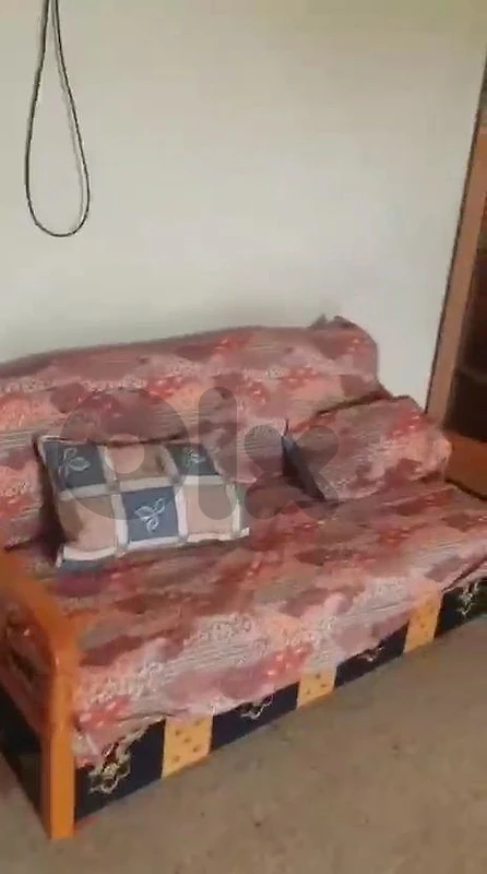 طقم غرفه جلوس ٤ قطع وخزانة و طاولة تلفزيون