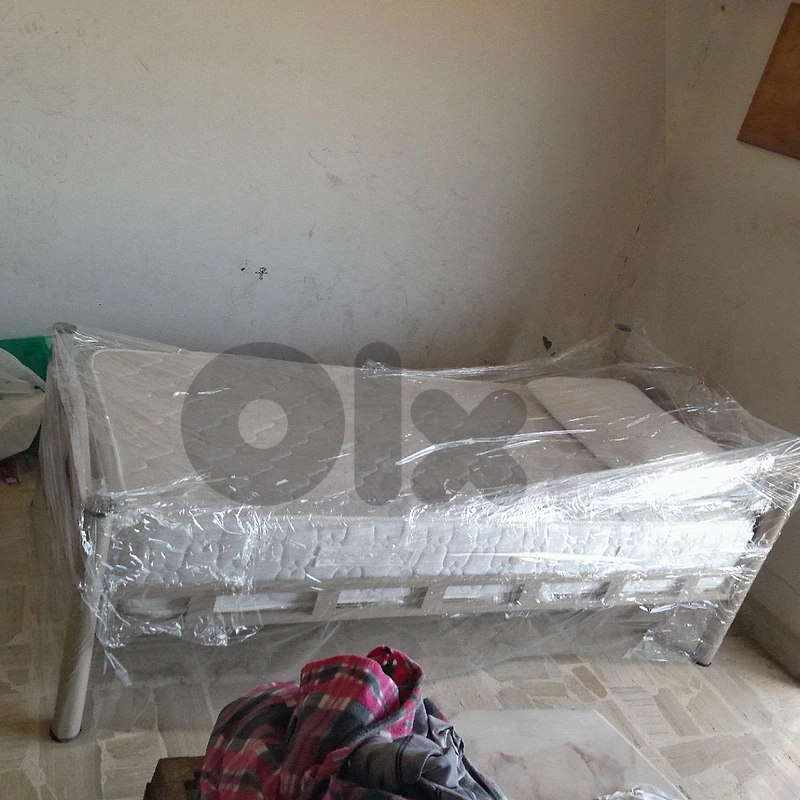 single 2 beds  with 1 mattress new new