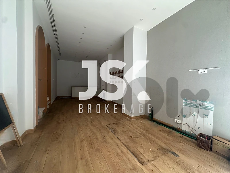 L22359 Shop For Rent in Down Town