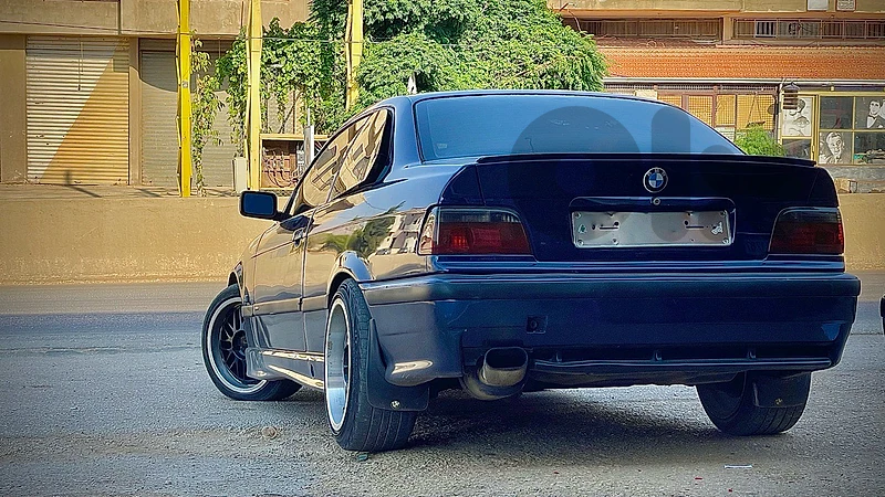 BMW 3-Series 1995 e36 318is