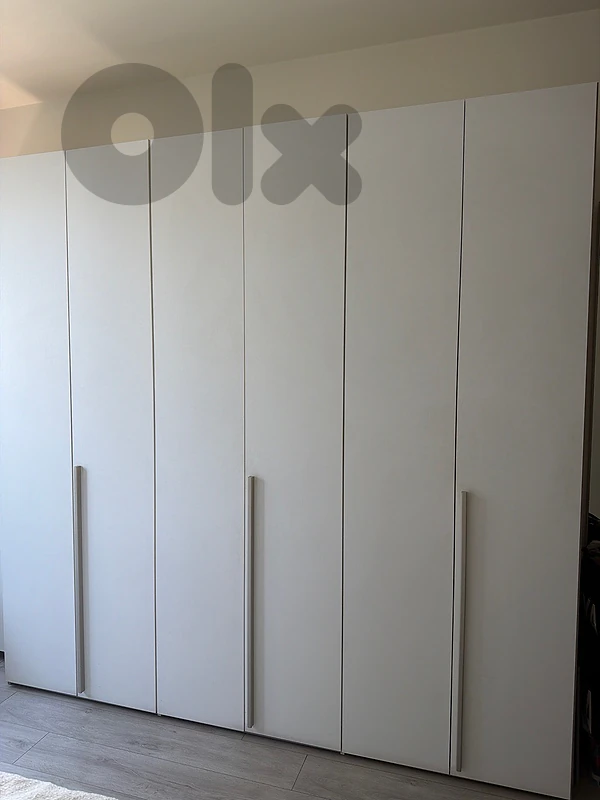Large Modern White 6-Door Wardrobe – Excellent Condition