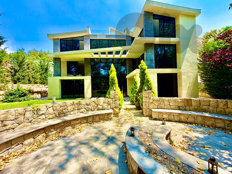Modern Gem Villa for Sale in Baabdat with an amazing garden