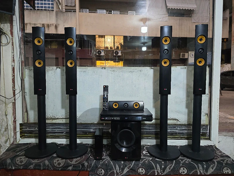 مسرح ال جي(LG 5.1ch 4k Smart 3D Blu-ray Home Theater System 3hdmi)