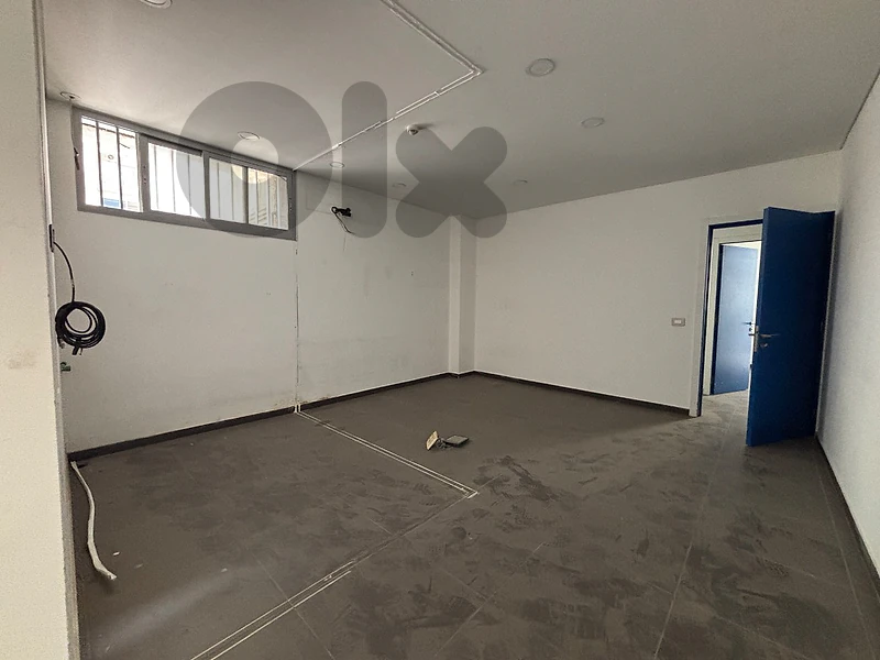 Unfurnished Office for Rent in Ain El Remmaneh MQZA029