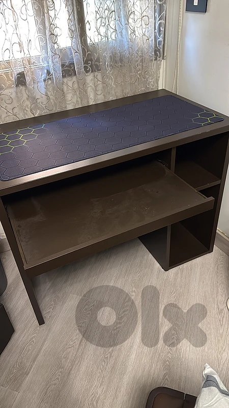 office table+ bergere chair