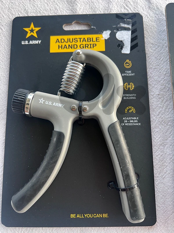Adjustable hand grip