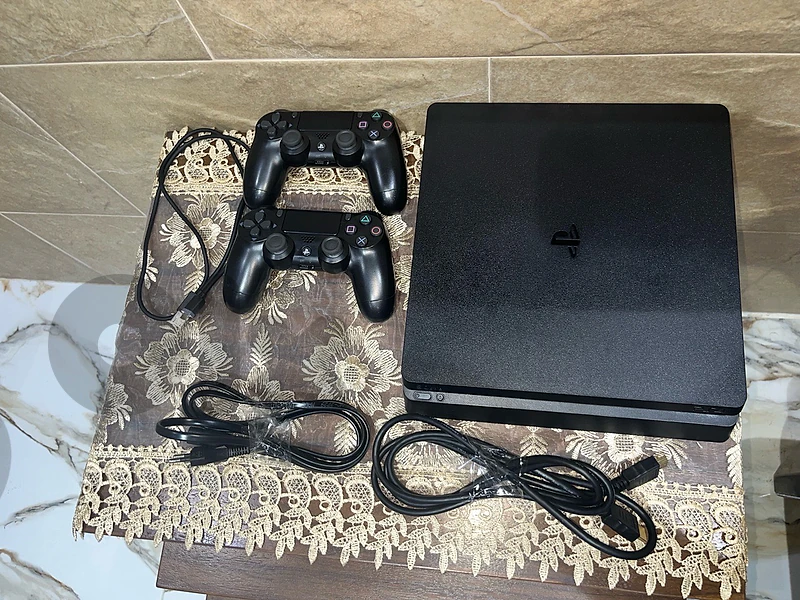 play staion 4 slim 1Tb 2 controllers all wires &25games 240$ 81019267 play staion 4 slim 1Tb 2 controllers all wires &25games 240$ 81019267