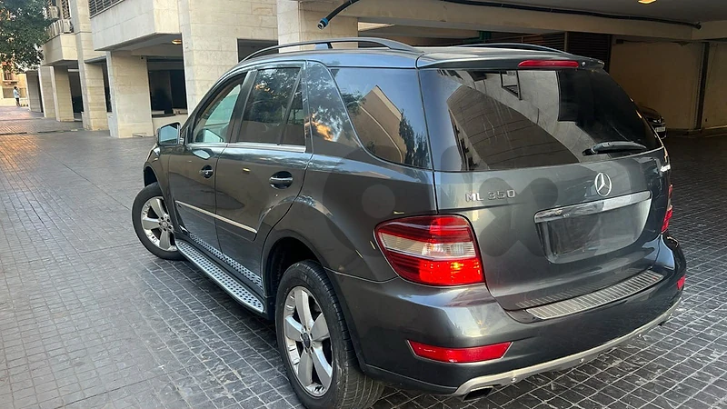 Mercedes-Benz ML-Class 2011 Mercedes-Benz ML-Class 2011