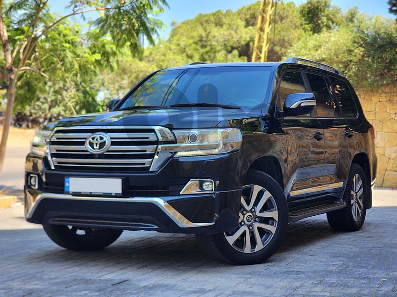 Toyota Land Cruiser 2018 V8 VX-S Perfect condition Toyota Land Cruiser 2018 V8 VX-S Perfect condition