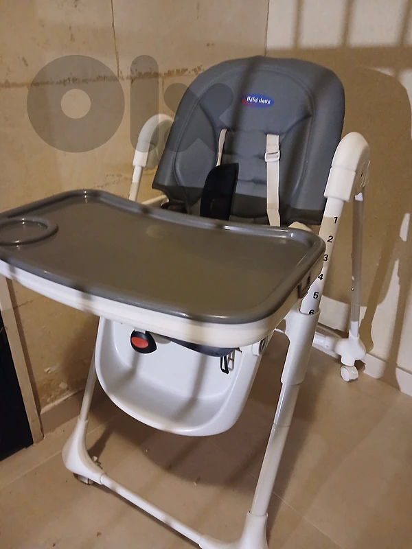 high chair like new excellent condition brand bebedoux pick up beirut