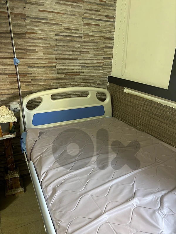 Electric Medical Bed – 3 Functions – Excellent Condition