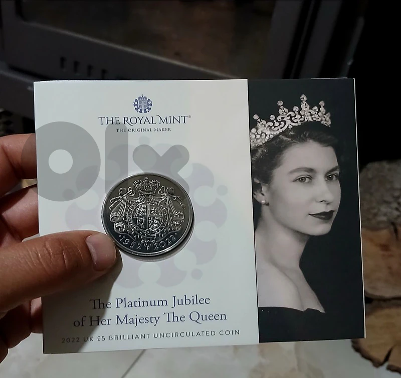 A commemorative medal for Queen Elizabeth, made only for one time
New
