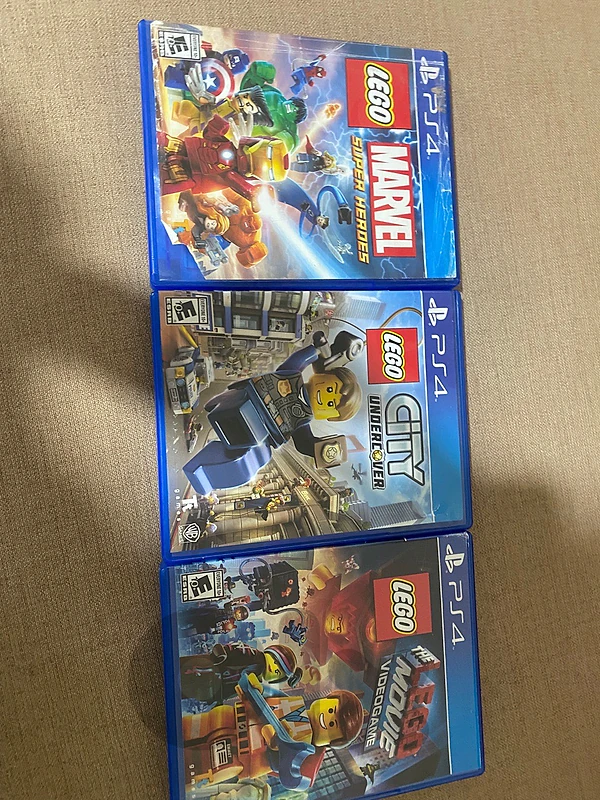 3 Lego PS4 games