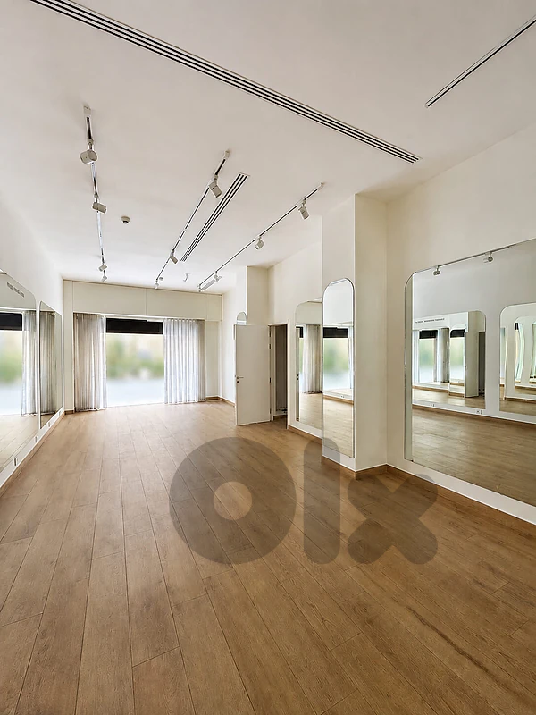 Shop with double window in DT for rent /محل تجاري في وسط بيروت للايجار