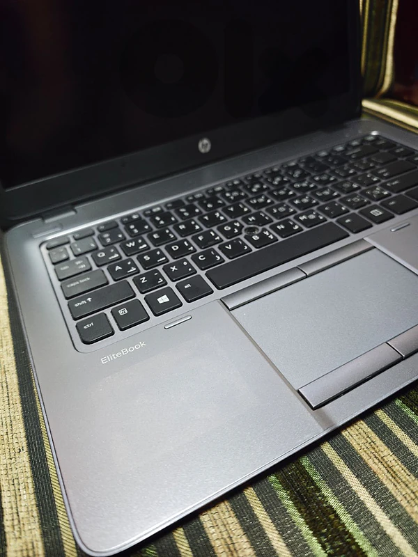 hp elitebook 820G2 i7 8gb 256