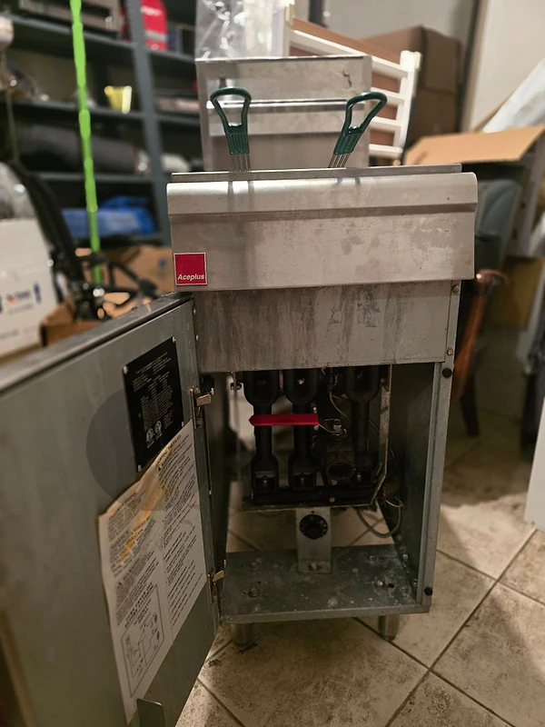 industiral fryer. excellent condition