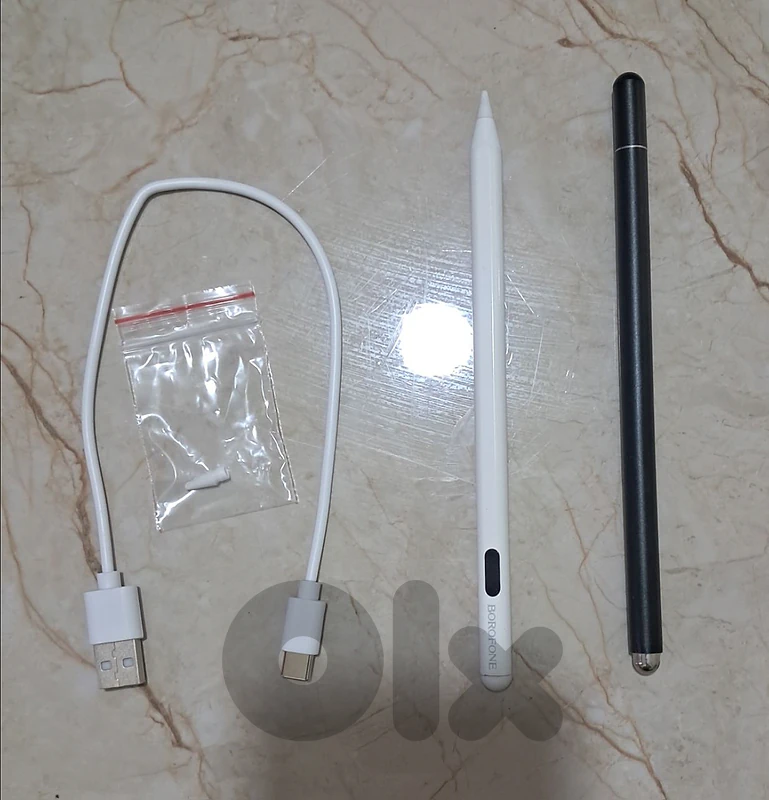 Black Joyroom BP560 & White Borfone BG101 Active Stylus Pen