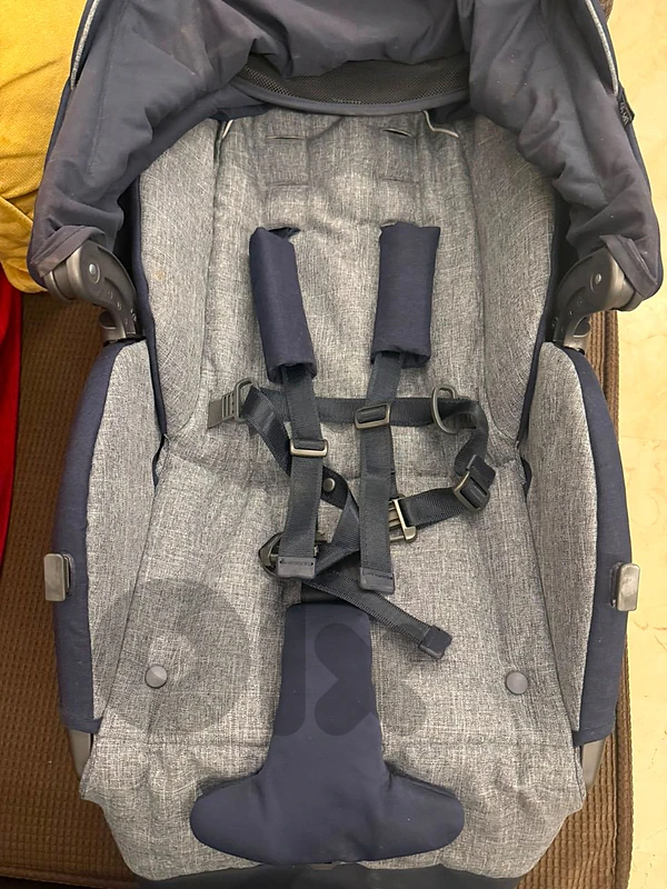 strollet with car seat