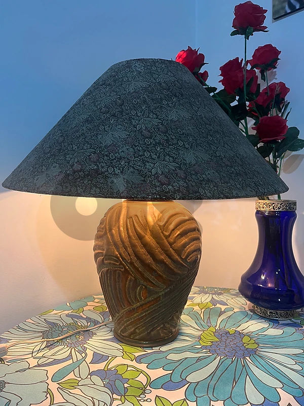 Grande Lampe de Table Vintage en Laiton Repoussé (Années 70-80)