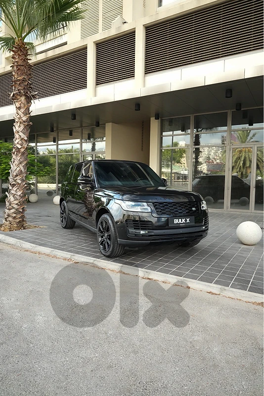 RR Vogue Supercharged - V8 Engine - Black Edition - CLEAN CARFAX !!