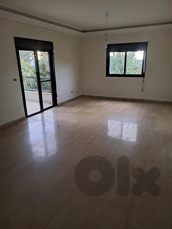 Apartment for rent in Bouar seconds to Beach.