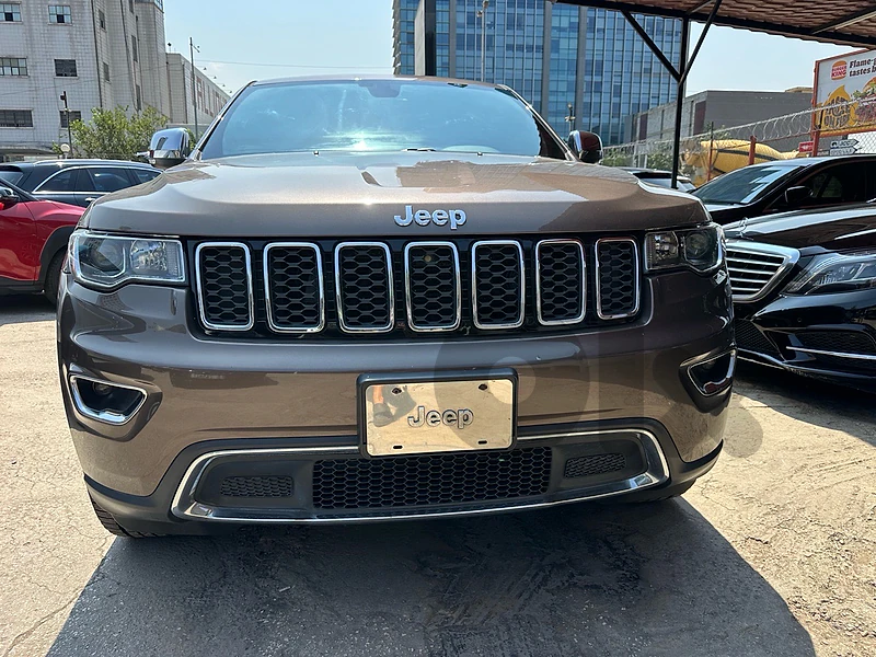 Jeep Grand Cherokee 2019 Limted  very clean
