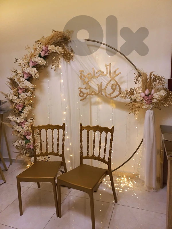 background 2meters with 2 chairs and 3 tables