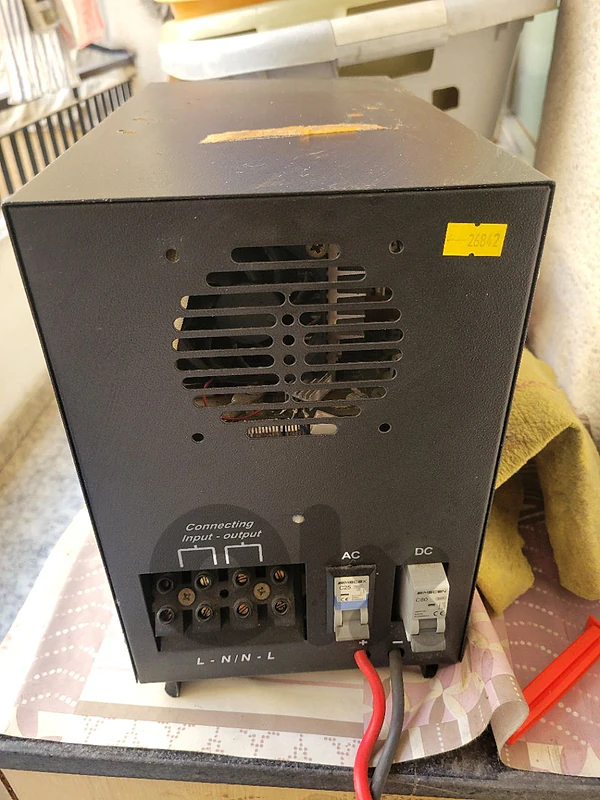 UPS 2200 VA