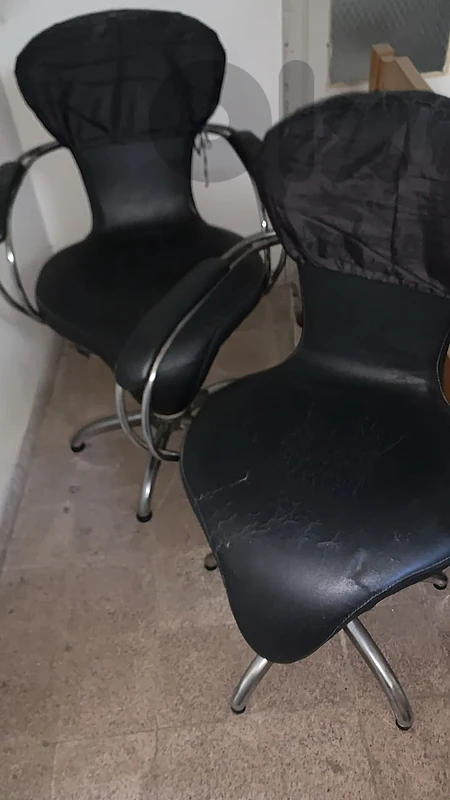 5 hairdresser chairs