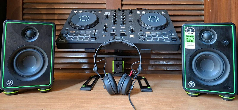 Complete Home DJ Setup: Pioneer FLX4 + HD25 + Mackie CR4-X + Extras