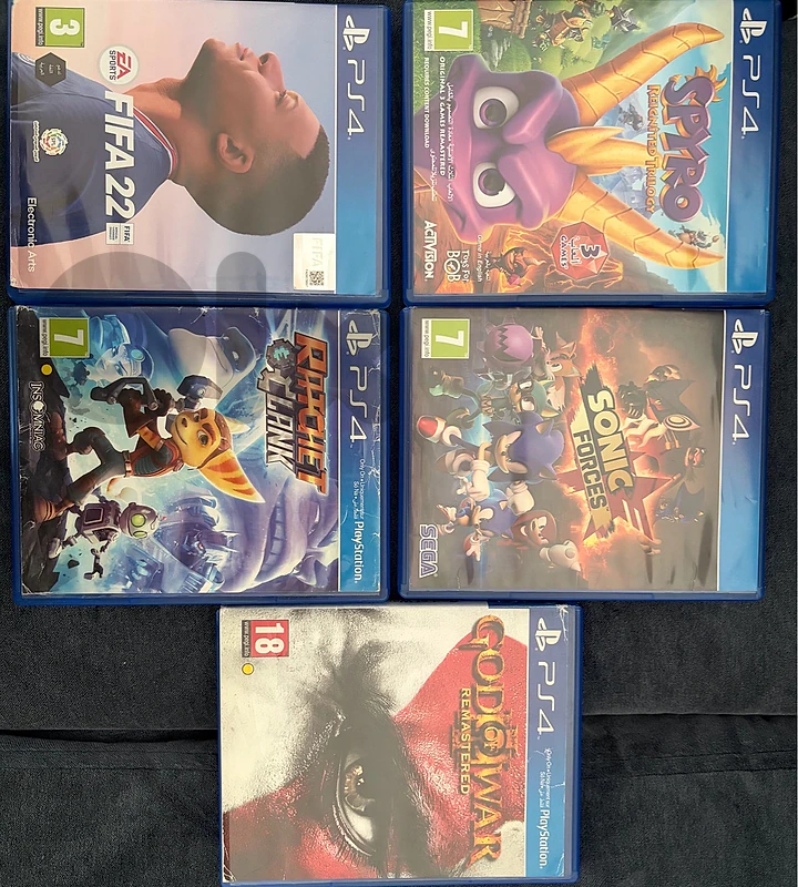 ps4 fat 500GB +2 controllers (1 original) +VR+ 3 controllers + games