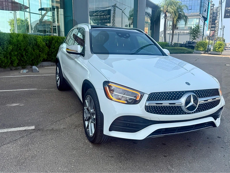 GLC 300 4MATIC AMG PACKAGE CLEAN CARFAX