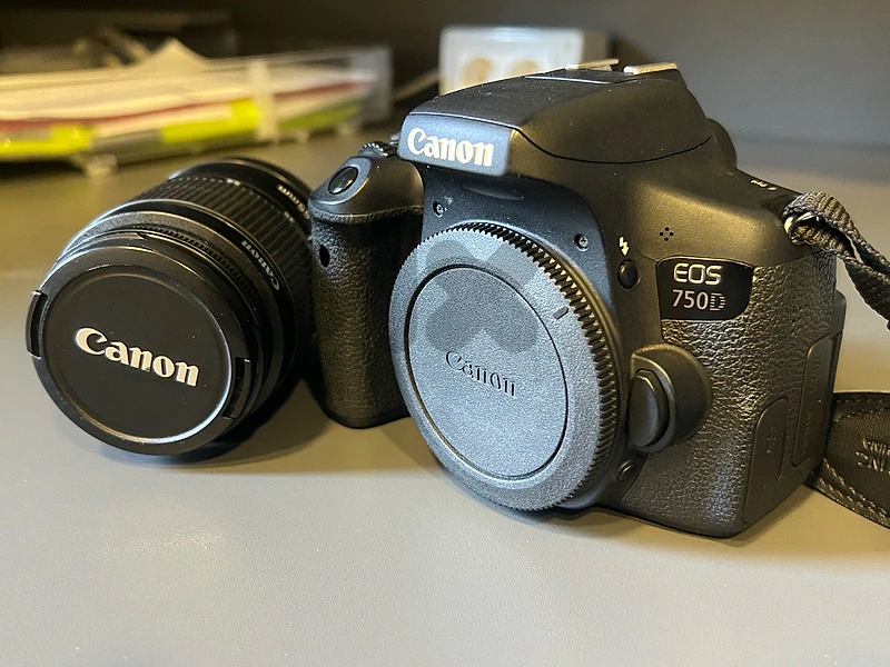 Canon EOS 750D DSLR Camera – Excellent Condition
